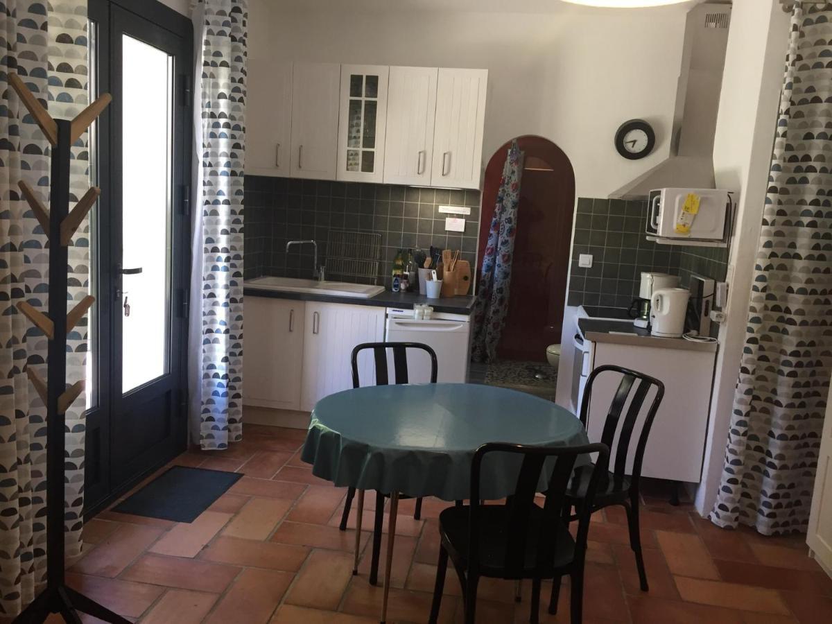 Les volets lavande Aubignan Buitenkant foto