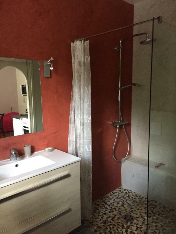 Les volets lavande Aubignan Buitenkant foto